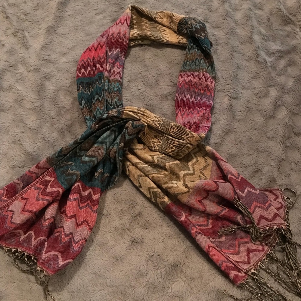 Multicolored scarf